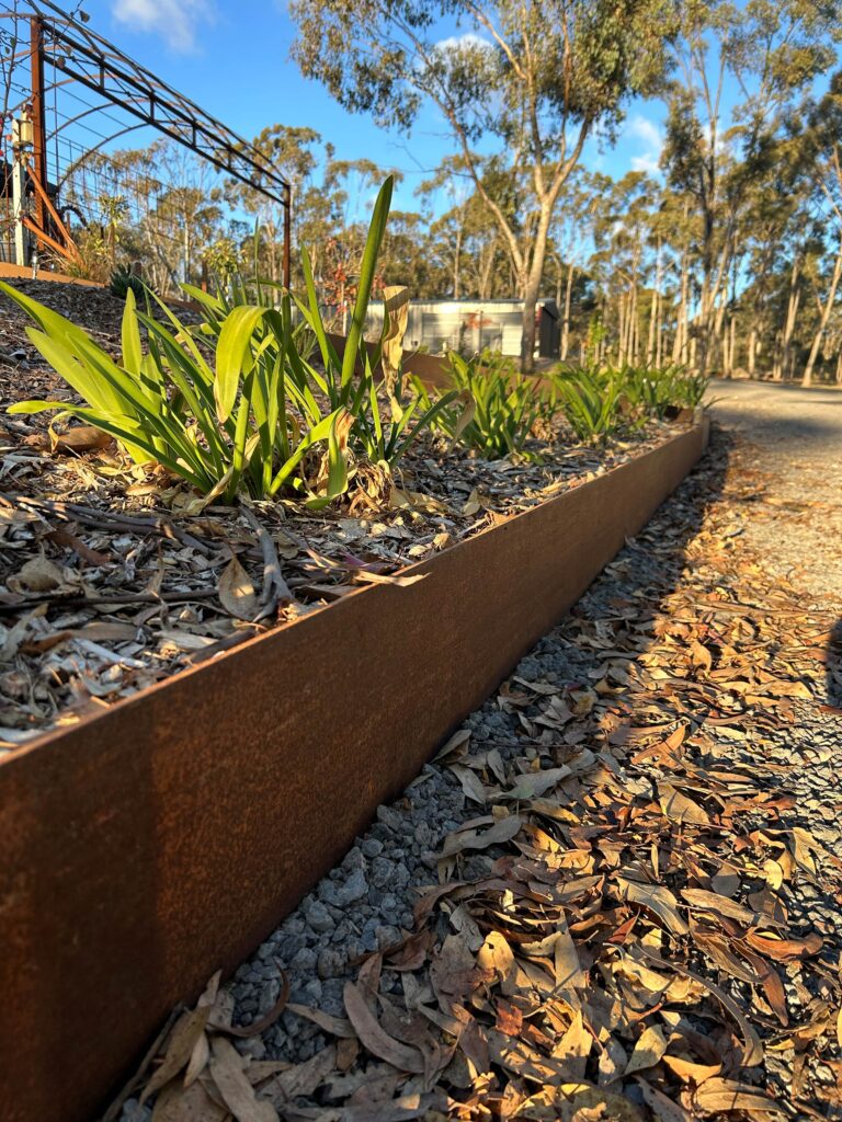 USW Photo garden edge 768x1024