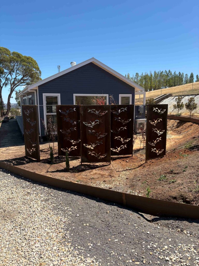 USW screens 768x1024